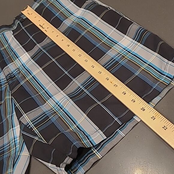 PGA TOUR Pro Series plaid shorts - Picture 2 of 10